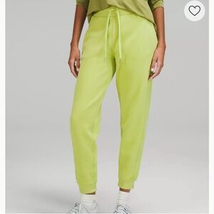 Lululemon Scuba HR Jogger - Wasabi - NWT